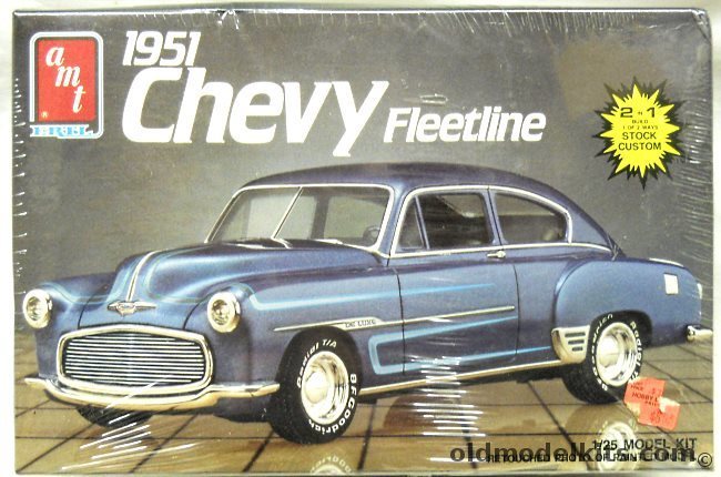 AMT 1/25 1951 Chevrolet Fleetline Special 2 Door Fastback - Stock Or Custom, 6754 plastic model kit